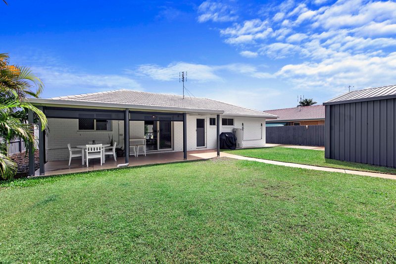 Photo - 14 Hood Street, Urangan QLD 4655 - Image 18