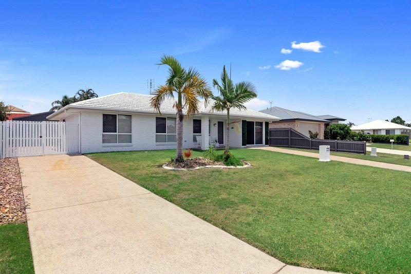 Photo - 14 Hood Street, Urangan QLD 4655 - Image 23