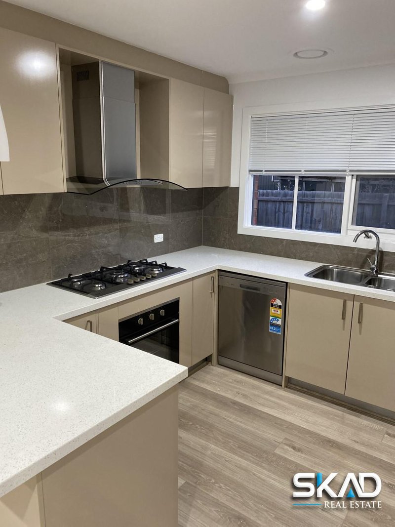 Photo - 1/4 Hoop Court, Mill Park VIC 3082 - Image 2