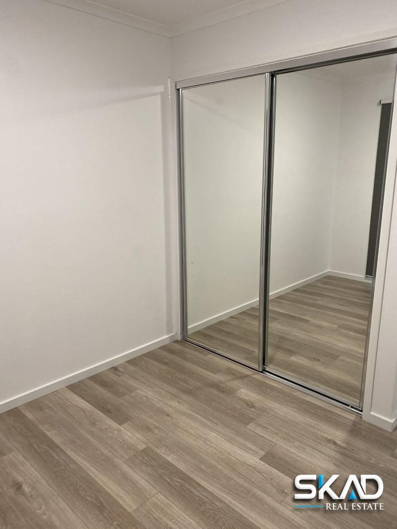 Photo - 1/4 Hoop Court, Mill Park VIC 3082 - Image 5