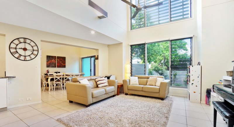 Photo - 14 Hopetoun Way, New Farm QLD 4005 - Image 1