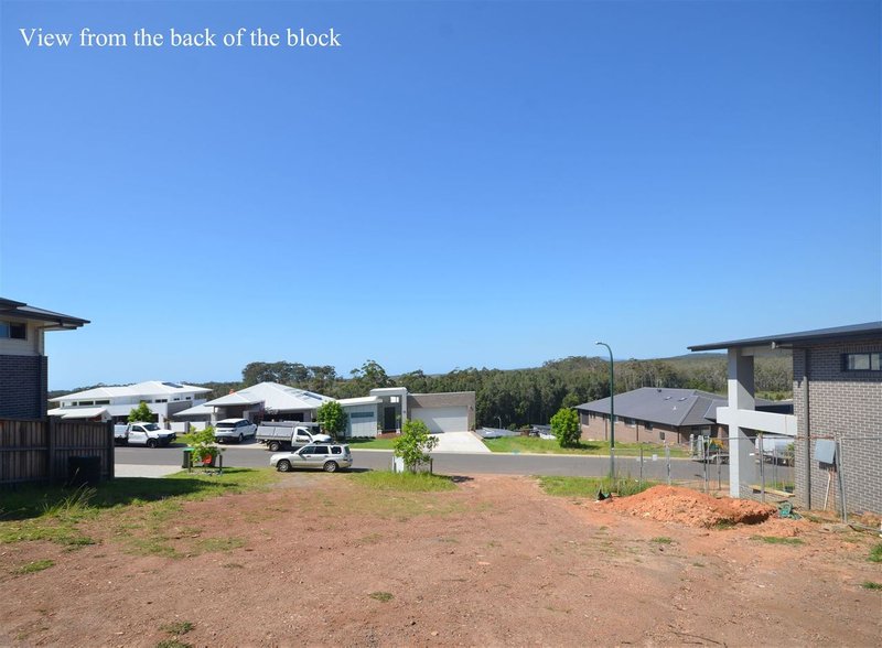 Photo - 14 Horizons Parkway, Port Macquarie NSW 2444 - Image 4