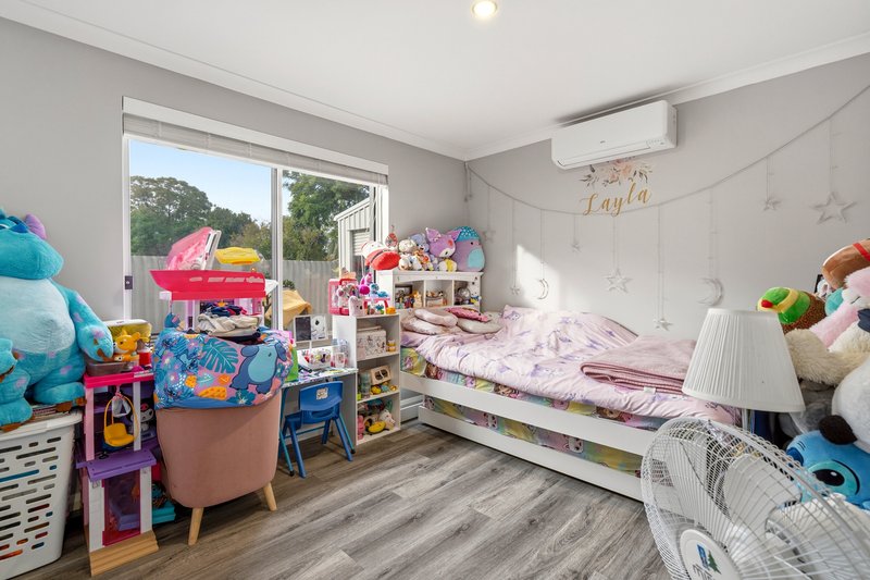 Photo - 14 Hoskin Street, Cloverdale WA 6105 - Image 13