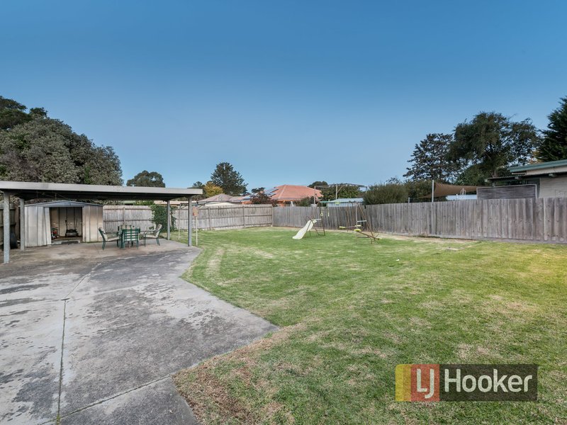 Photo - 14 Hotham Street, Cranbourne VIC 3977 - Image 11