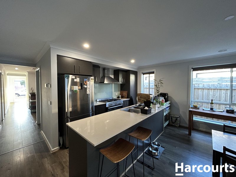 Photo - 14 Hourigan Way, Werribee VIC 3030 - Image 3