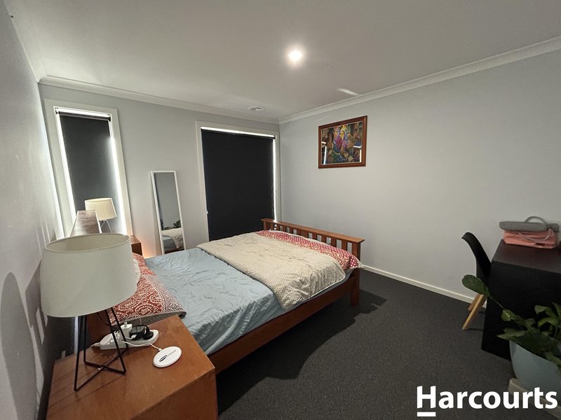 Photo - 14 Hourigan Way, Werribee VIC 3030 - Image 6