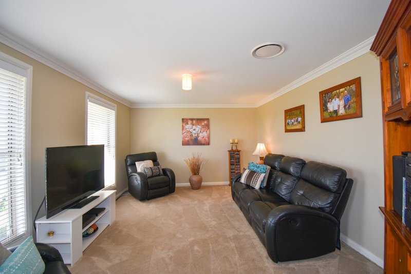 Photo - 14 Howarth Close, Llanarth NSW 2795 - Image 2