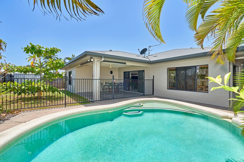 Photo - 14 Howie Close, Kewarra Beach QLD 4879 - Image 16