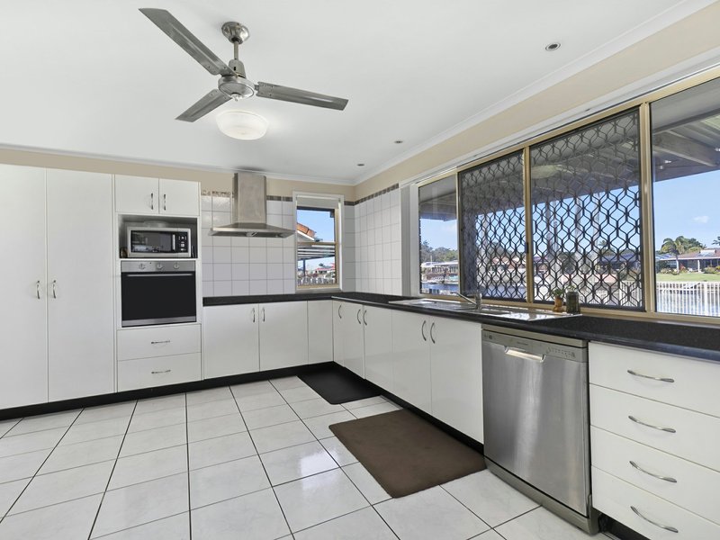 Photo - 14 Hoya Crescent, Bongaree QLD 4507 - Image 9