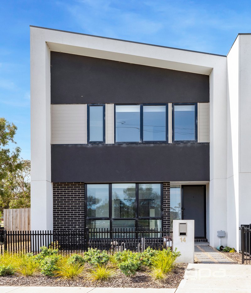 14 Hudson Walk, St Albans VIC 3021