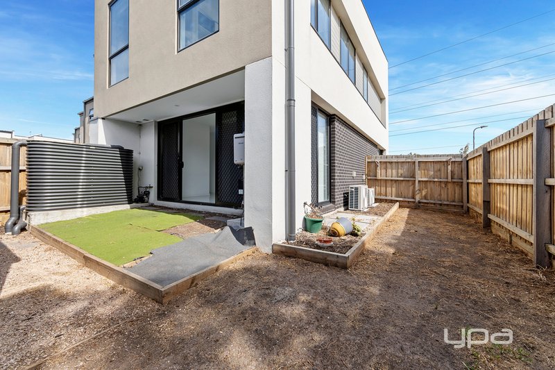 Photo - 14 Hudson Walk, St Albans VIC 3021 - Image 11