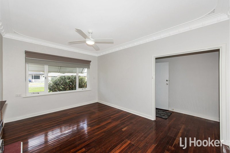 Photo - 14 Hunt Street, Thornlie WA 6108 - Image 4