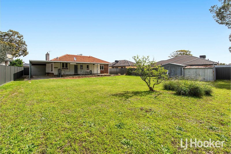 Photo - 14 Hunt Street, Thornlie WA 6108 - Image 13