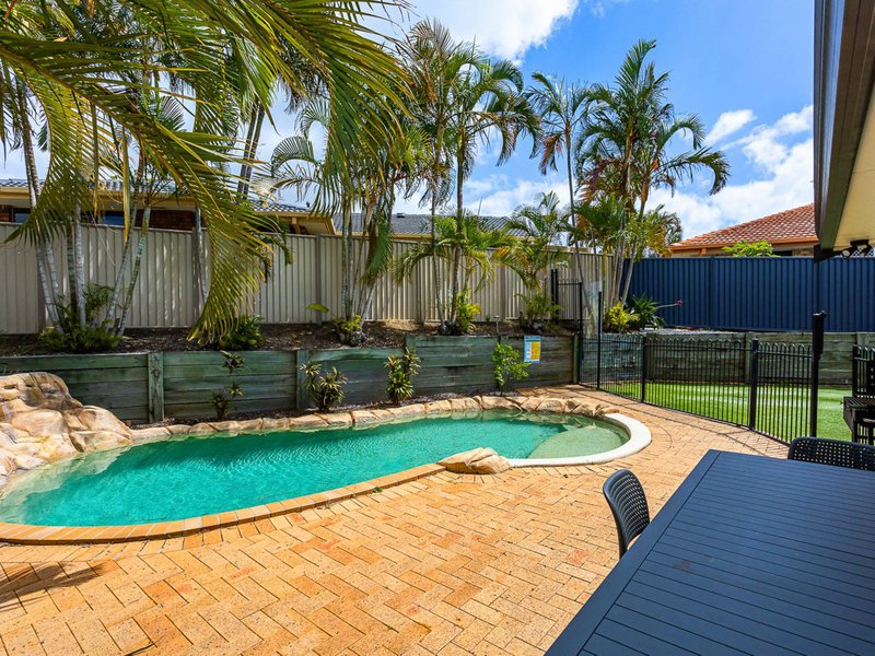 Photo - 14 Huntingdale Crescent, Robina QLD 4226 - Image 18