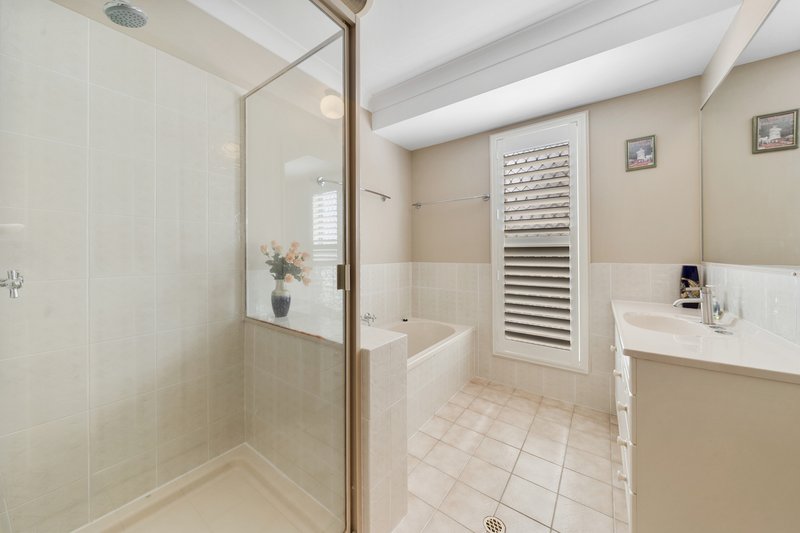 Photo - 14 Innes Crescent, Cornubia QLD 4130 - Image 13