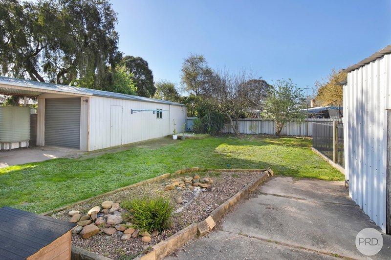 Photo - 14 Iris Avenue, Wendouree VIC 3355 - Image 14