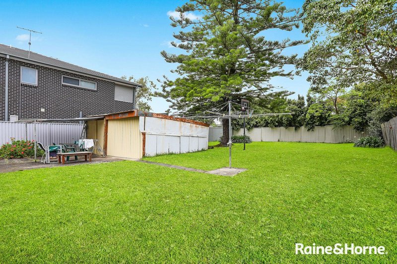 Photo - 14 Isaac Street, Peakhurst Heights NSW 2210 - Image 6