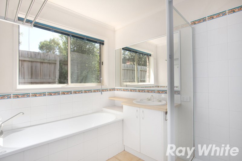 Photo - 14 Ivory Drive, Pakenham VIC 3810 - Image 6