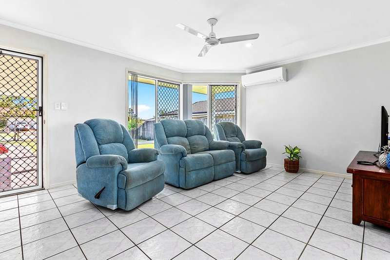 Photo - 14 Ivybird Court, Torquay QLD 4655 - Image 4