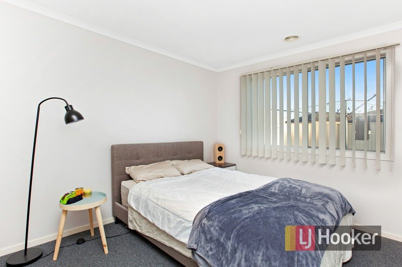 Photo - 14 Jacaranda Way, Pakenham VIC 3810 - Image 11