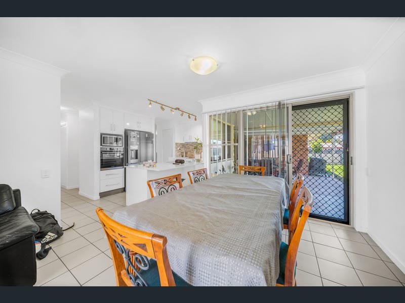 Photo - 14 Jacqueline Drive, Emerald QLD 4720 - Image 5