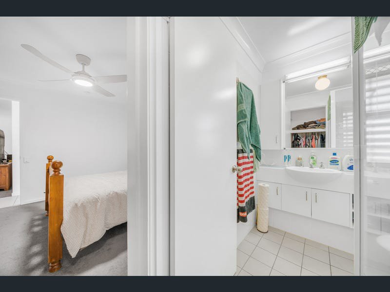Photo - 14 Jacqueline Drive, Emerald QLD 4720 - Image 8