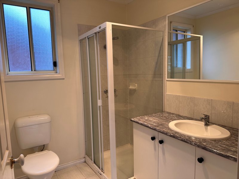 Photo - 14 Jamieson Close, Roxburgh Park VIC 3064 - Image 5