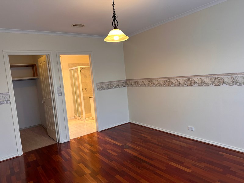 Photo - 14 Jamieson Close, Roxburgh Park VIC 3064 - Image 6