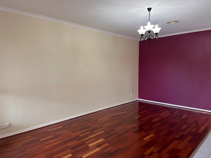 Photo - 14 Jamieson Close, Roxburgh Park VIC 3064 - Image 7