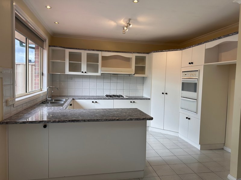 Photo - 14 Jamieson Close, Roxburgh Park VIC 3064 - Image 8