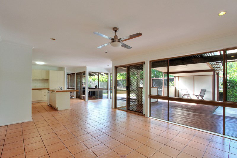 Photo - 14 Jasmine Crescent, Shailer Park QLD 4128 - Image 6