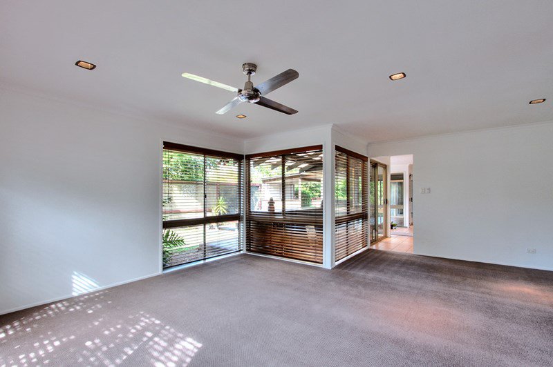 Photo - 14 Jasmine Crescent, Shailer Park QLD 4128 - Image 13