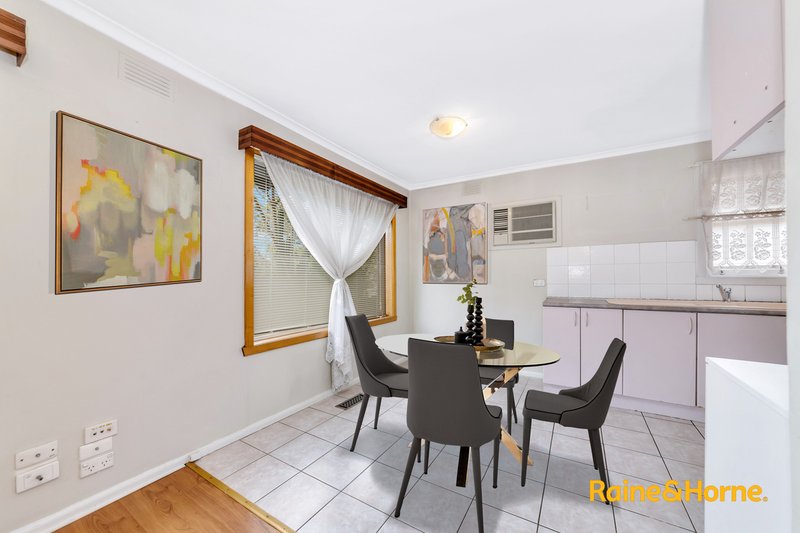 Photo - 14 Jeffrey Street, Dandenong North VIC 3175 - Image 3