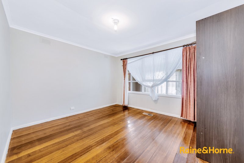 Photo - 14 Jeffrey Street, Dandenong North VIC 3175 - Image 6