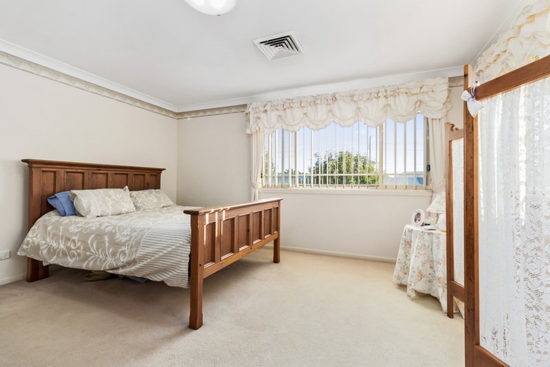 Photo - 14 Jenolan Court, Wattle Grove NSW 2173 - Image 9