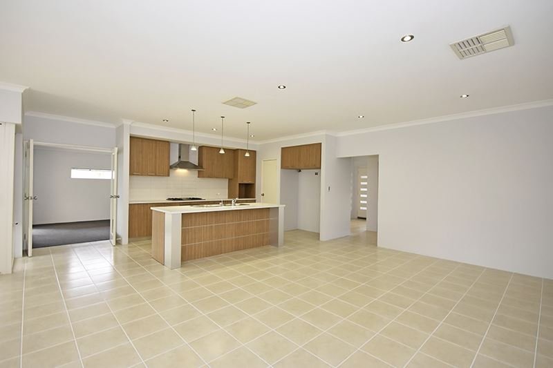 Photo - 14 Jindalee Boulevard, Jindalee WA 6036 - Image 5