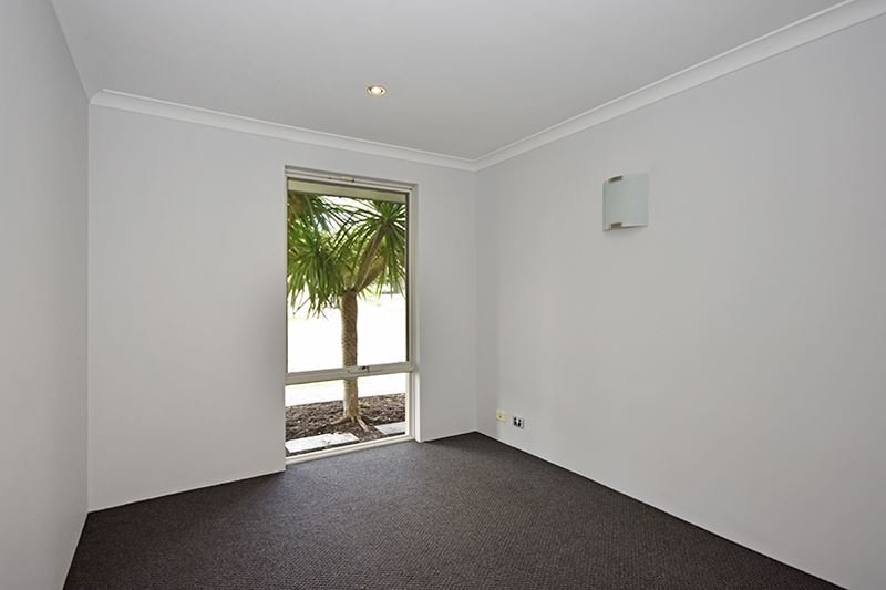 Photo - 14 Jindalee Boulevard, Jindalee WA 6036 - Image 8