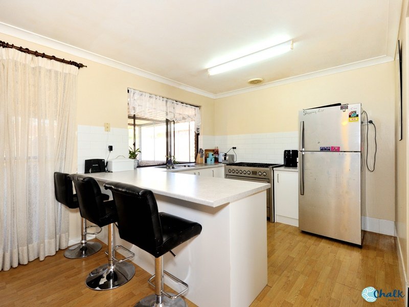 Photo - 14 Jindarra Close, Cooloongup WA 6168 - Image 3