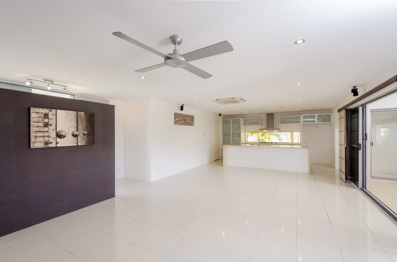 Photo - 14 Jordana Court, New Auckland QLD 4680 - Image 5