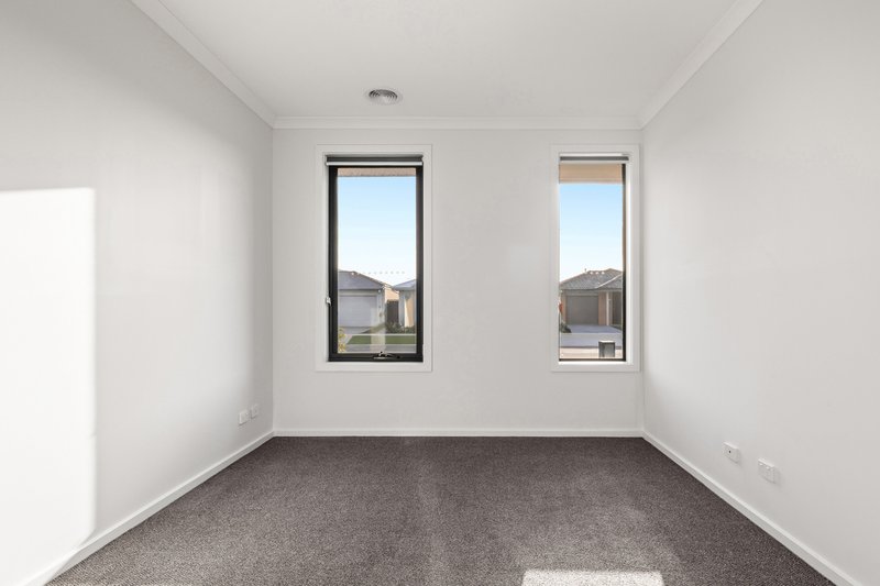Photo - 14 Kamet Street, Clyde VIC 3978 - Image 3