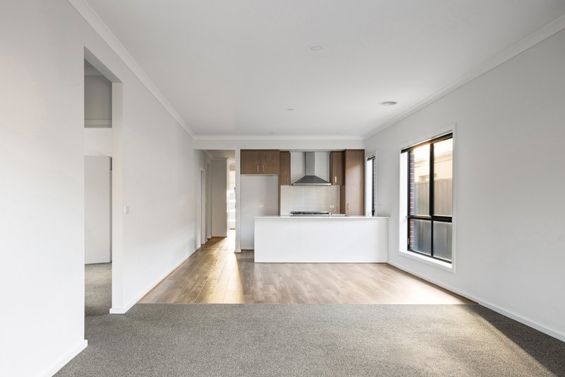 Photo - 14 Kamet Street, Clyde VIC 3978 - Image 7