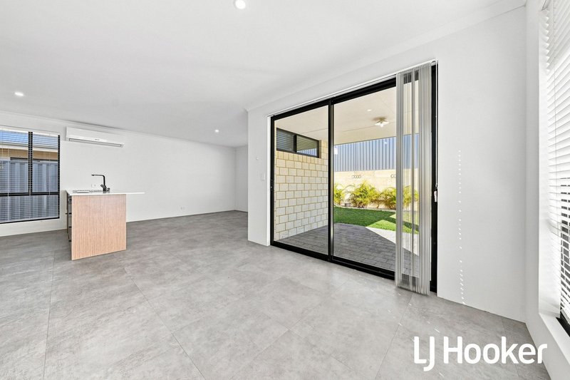 Photo - 14 Kane Loop, Alkimos WA 6038 - Image 1