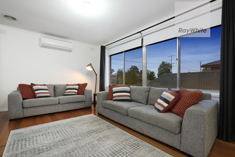 Photo - 14 Katrina Drive, Gladstone Park VIC 3043 - Image 5