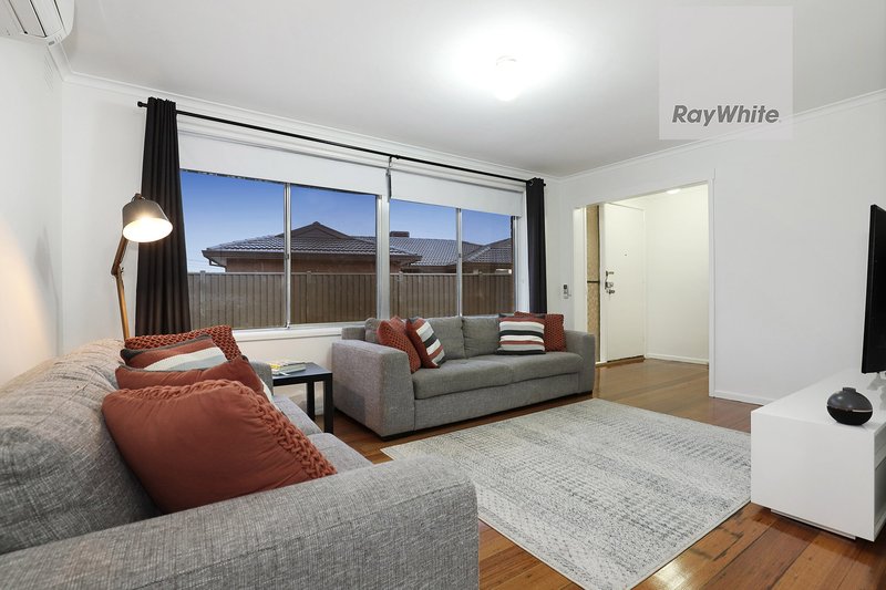 Photo - 14 Katrina Drive, Gladstone Park VIC 3043 - Image 6