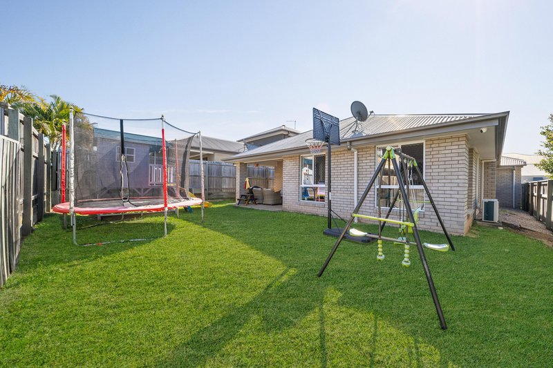 Photo - 14 Kawana Street, North Lakes QLD 4509 - Image 6