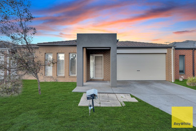 Photo - 14 Kayla Avenue, Tarneit VIC 3029 - Image 2