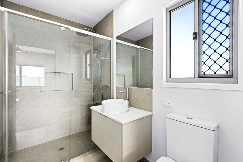Photo - 1/4 Keel Street, Burrum Heads QLD 4659 - Image 8