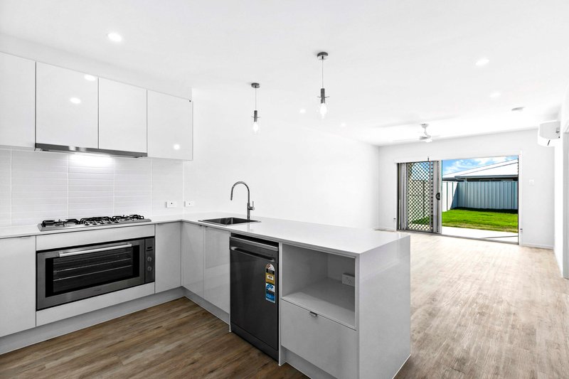 Photo - 1/4 Keel Street, Burrum Heads QLD 4659 - Image 18