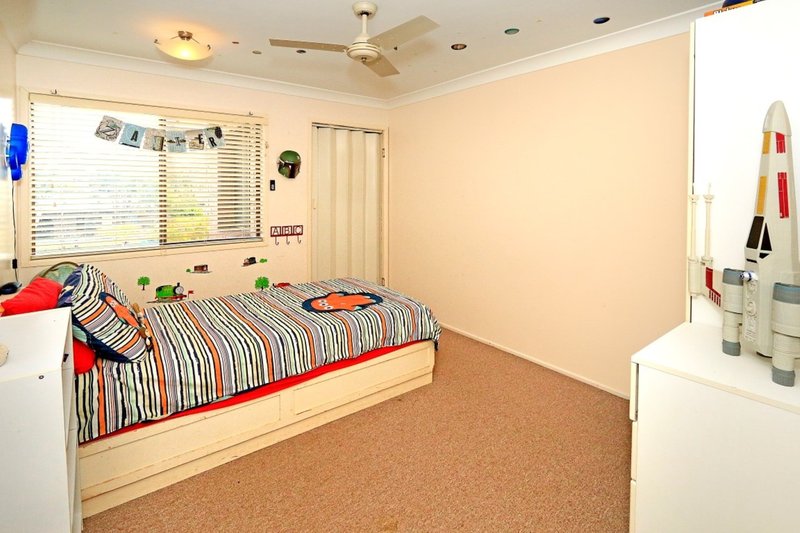 Photo - 14 Kelman Street, Norman Gardens QLD 4701 - Image 6