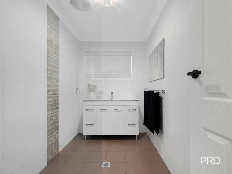 Photo - 14 Kennedy Drive, South Penrith NSW 2750 - Image 9